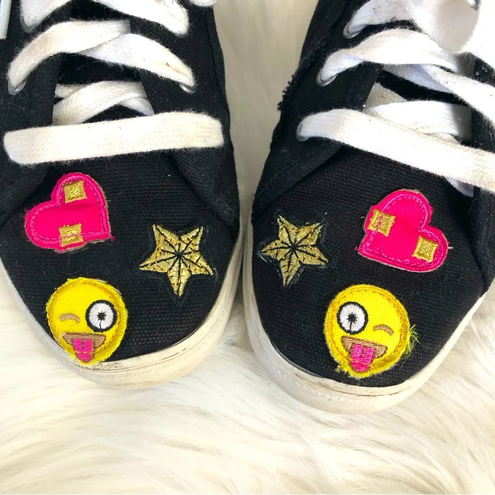Steve Madden Girl’s Emoji Patch SideZipper High Top Sneakers Shoes, 4